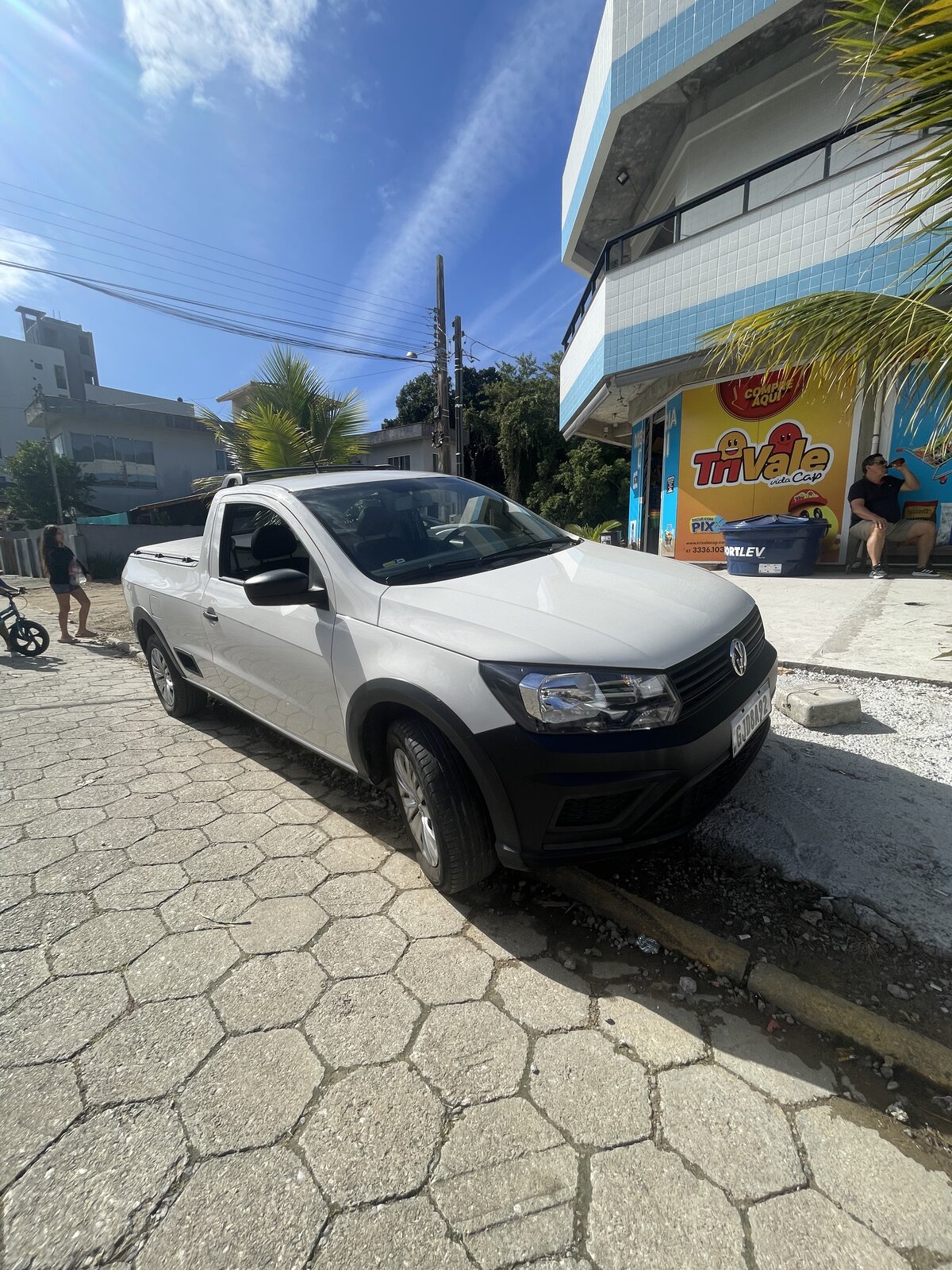 Caminhão de frete realizando mudança em Camboriú